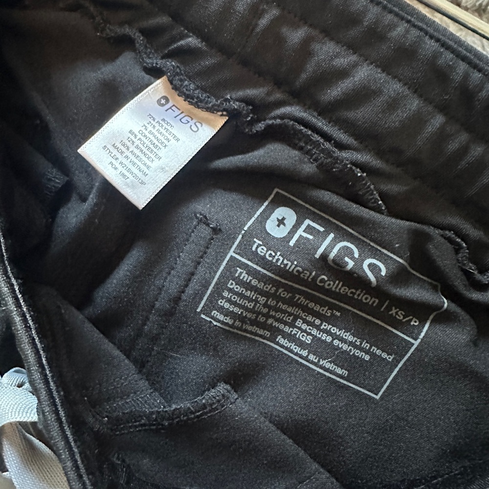 FIGS Black Technical Collection straight pant with zip
